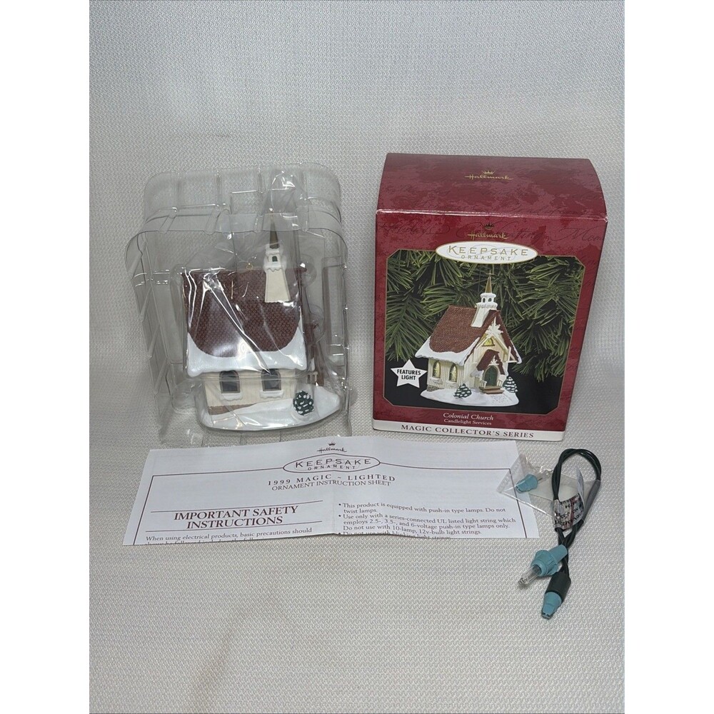 1999 Hallmark Keepsake Colonial Church Candlelight Services Ornament NIB VTG
